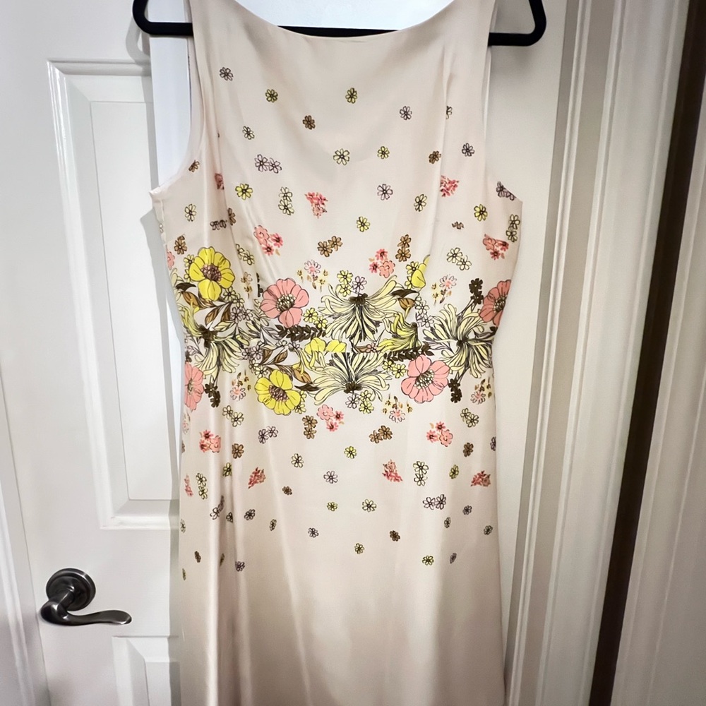 Loft size 10 sleeveless flower dress